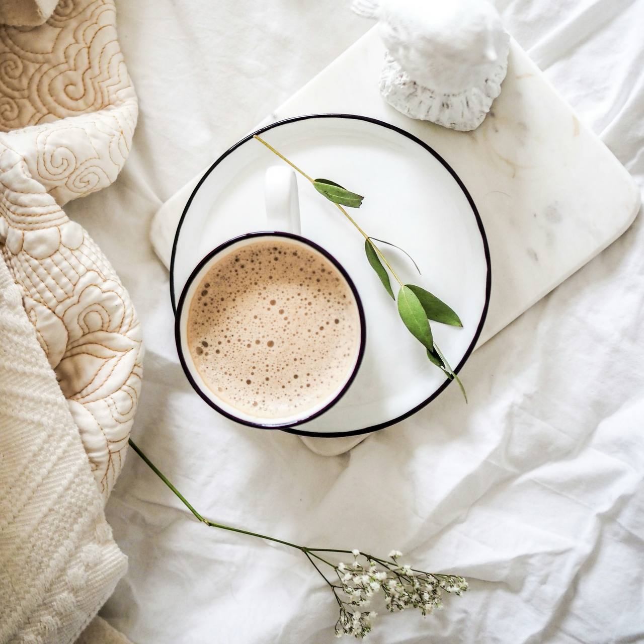 Abiding at home, between being a “cemetery” and being a “kingdom”: 20 jobs for women staying at home